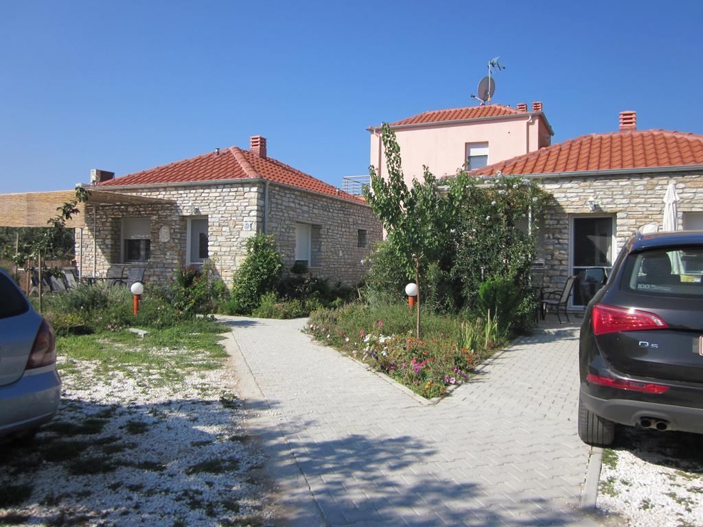 Petra Houses Potos Exterior photo